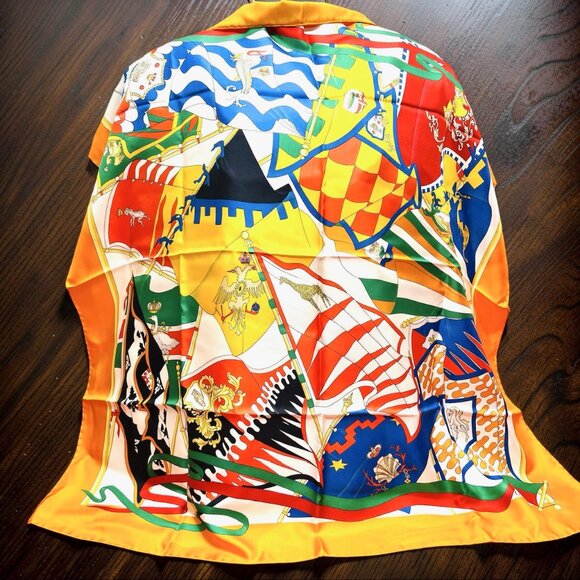 New - Gucci Silk  Scarf 34" Vibrant Colorful Flag orange red white green (48) - Picture 2 of 12